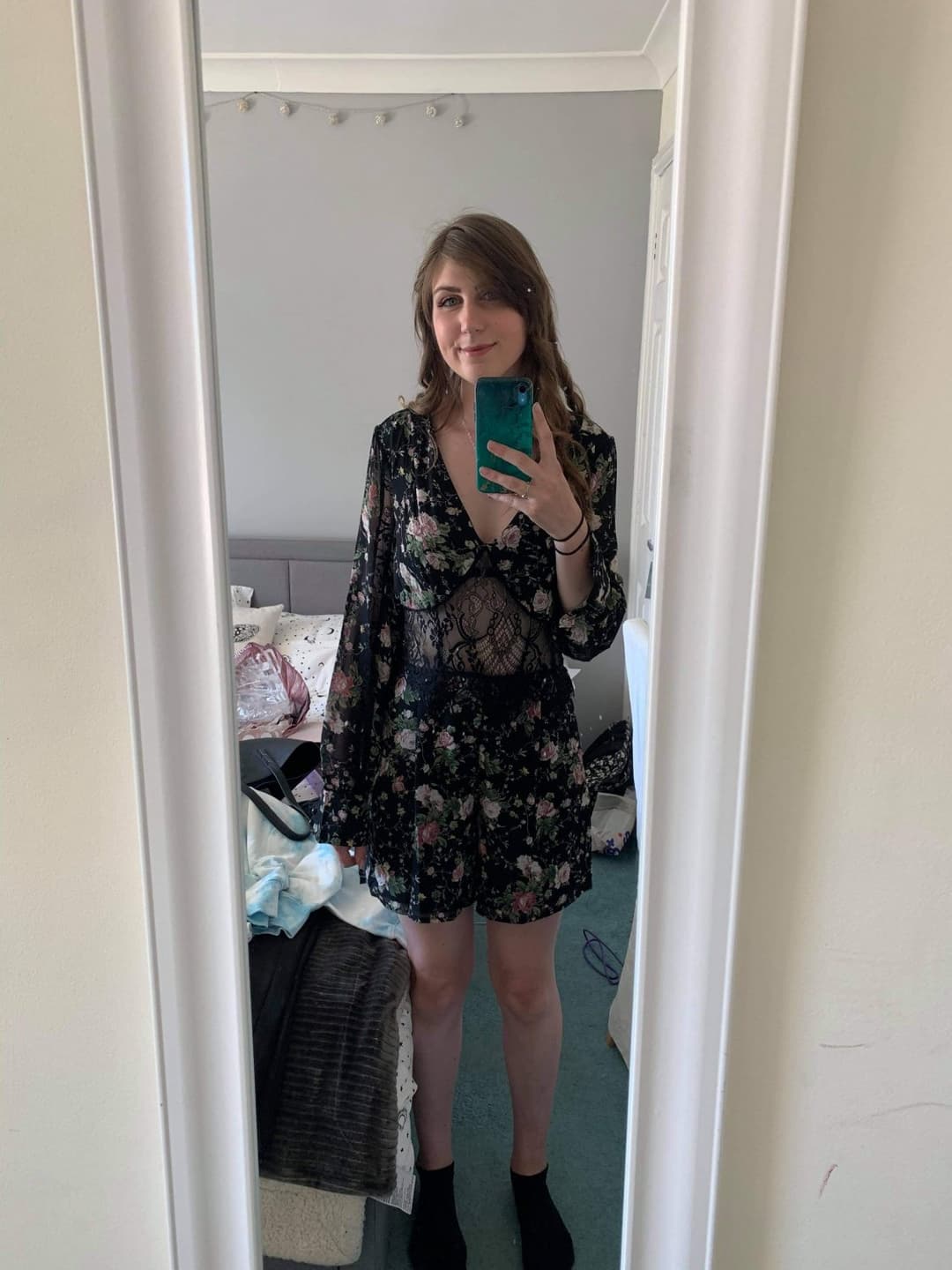 Loose myself looking at her