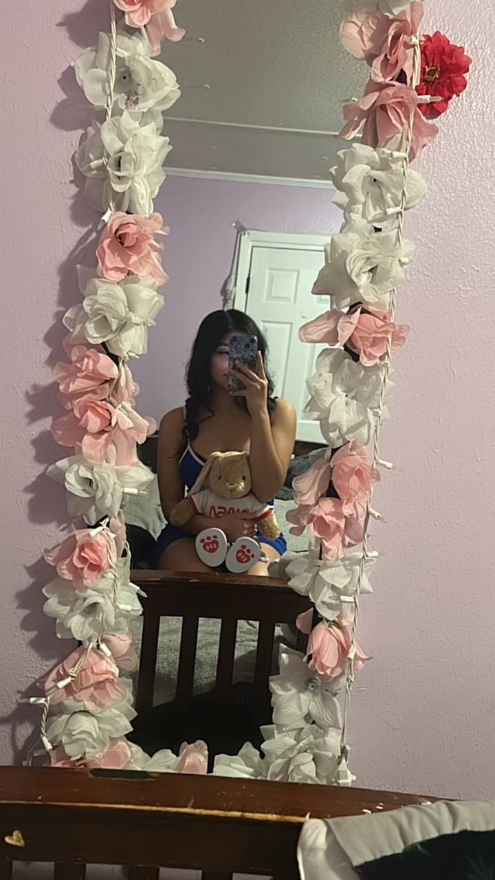 super sexy young and slutty best friend Cristina’s nudes stolen off her phone. Cristina Ortiz 16