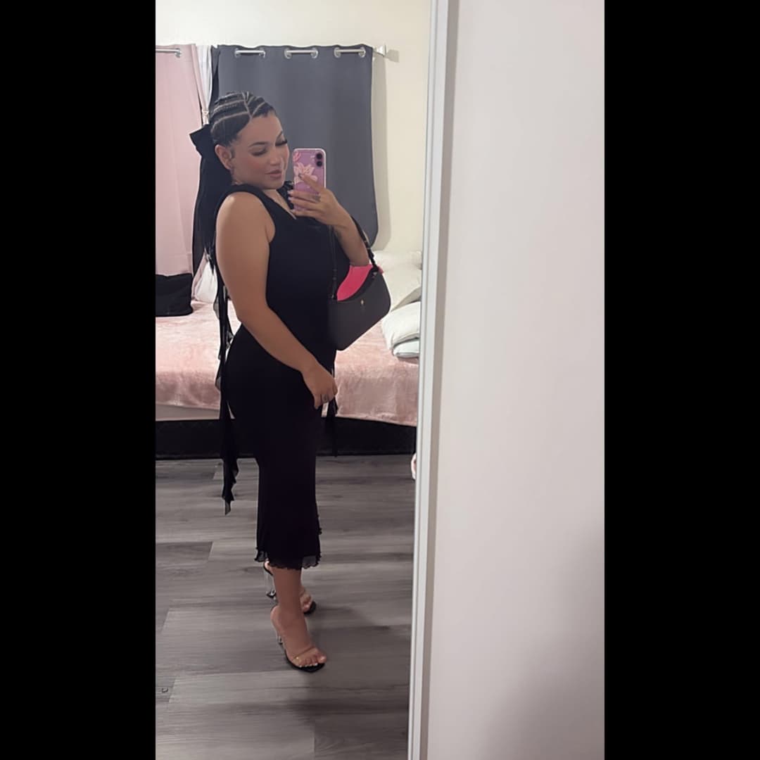 Big tit Latina milf showing toes