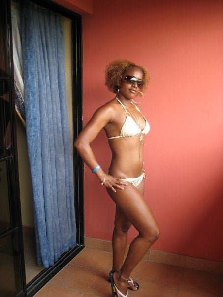 Black nympho slut loves roleplaying and sucking