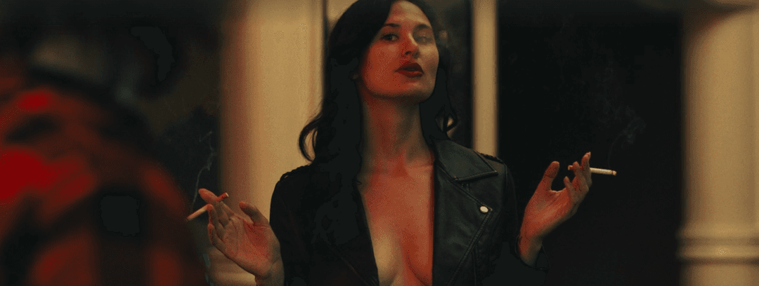 Click to view full size smoking horror hottie from horror movie A