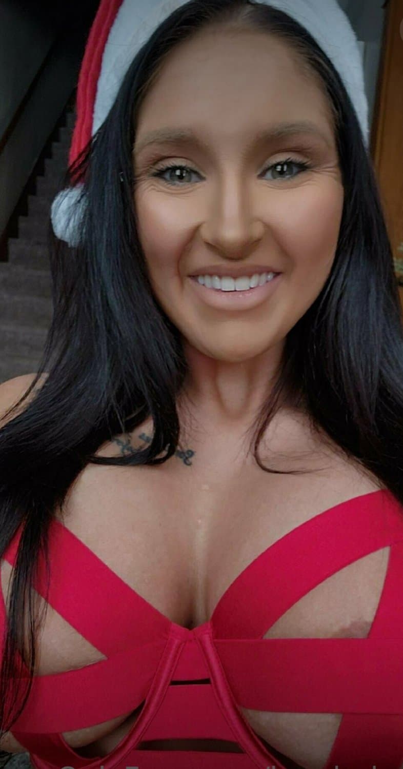 Melissa S. Upstate NY. If you follow her, send a screenshot to Kik: missyabby12