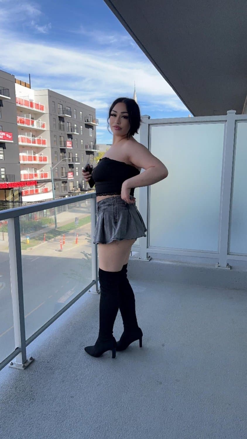 Native canadian cumslut