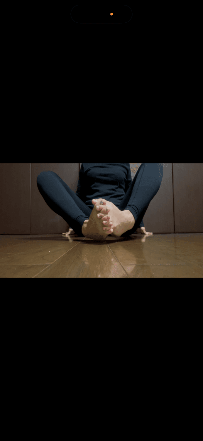 Click to view full size Japanese girl Loves a Indian Men shows feet and soles and cheats on bf in India