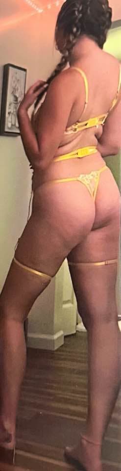 Lingerie Wearing Dirty Blonde Gf, DM or Kik