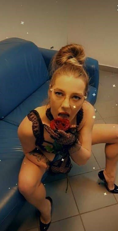 Click to view full size Exposing this slut request (DM for request)