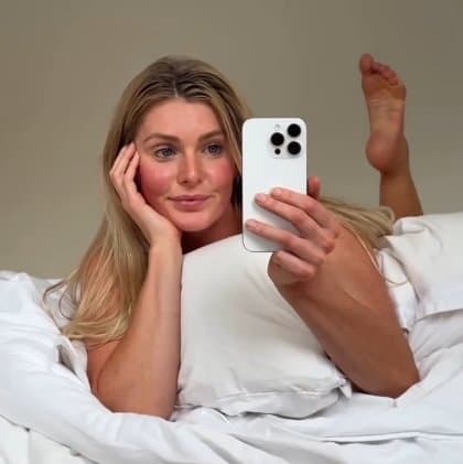 putas mostrando las patas