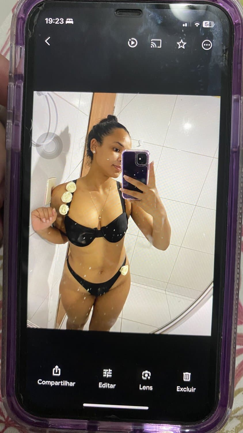 Click to view full size Morena flagra rapido no banho