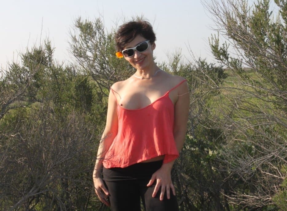 Click to view full size Fit Mature Trophy Wife Dressed Undressed Posing