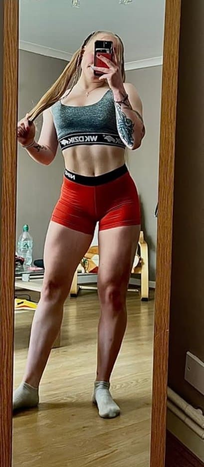 I give her insta out but let me know what you’ll do with it if I give you it she a sexy blonde girl