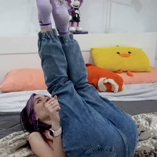 Click to view full size youtuber argentina lyna vallejos