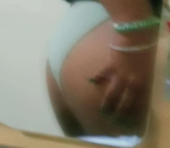 Gorda tetona  expuesta