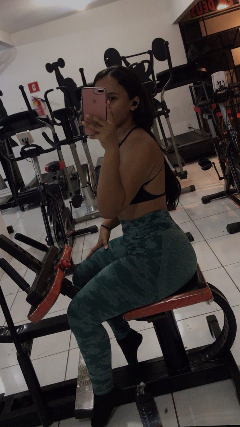 Eliane Queiroz preta e aínda é cavala gigante