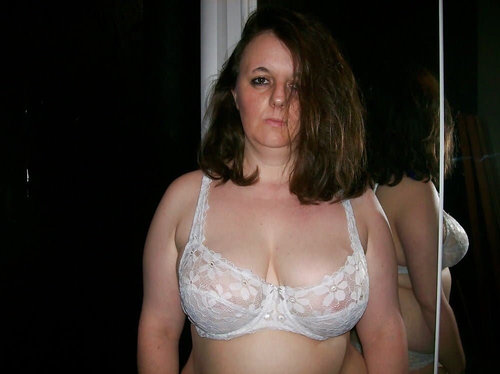 Je suis disponible pour vous venez nombreux pour me pissé dessus et me fécondé