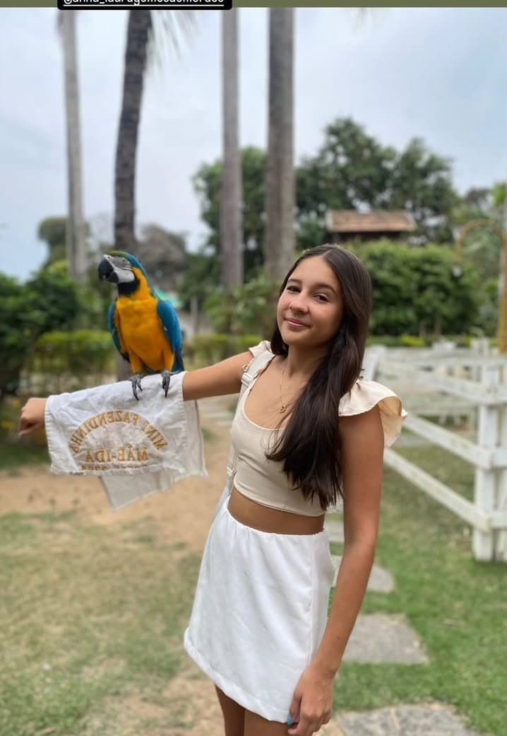 Anna laura, novinha escolar gostosa