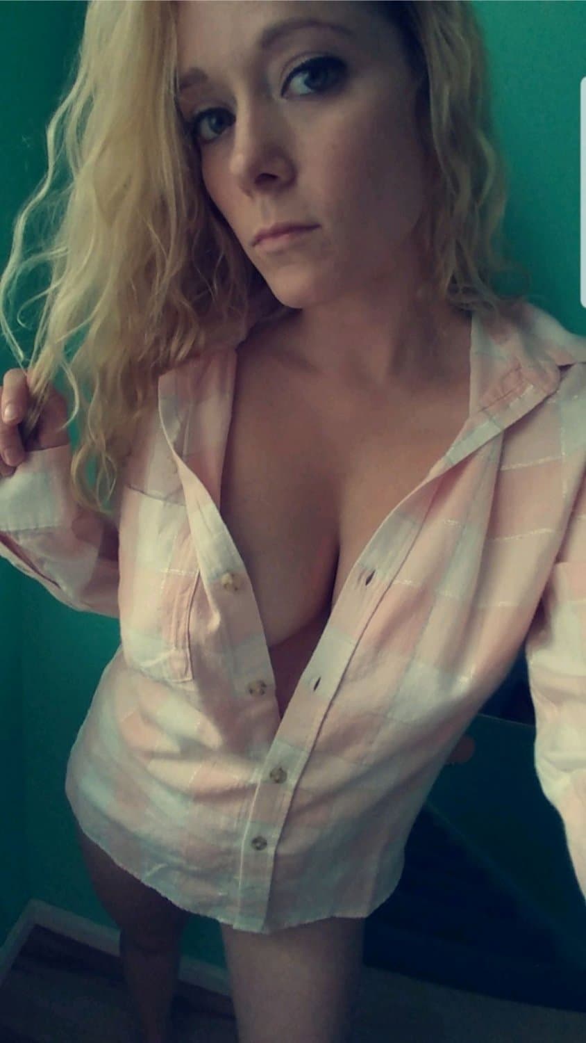 Click to view full size Mandy getting shown for the world. Use her good.