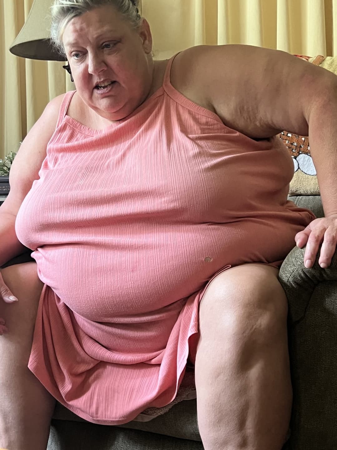 Real ssbbw mom candid too fat to stand and cook but fat enough to fuck