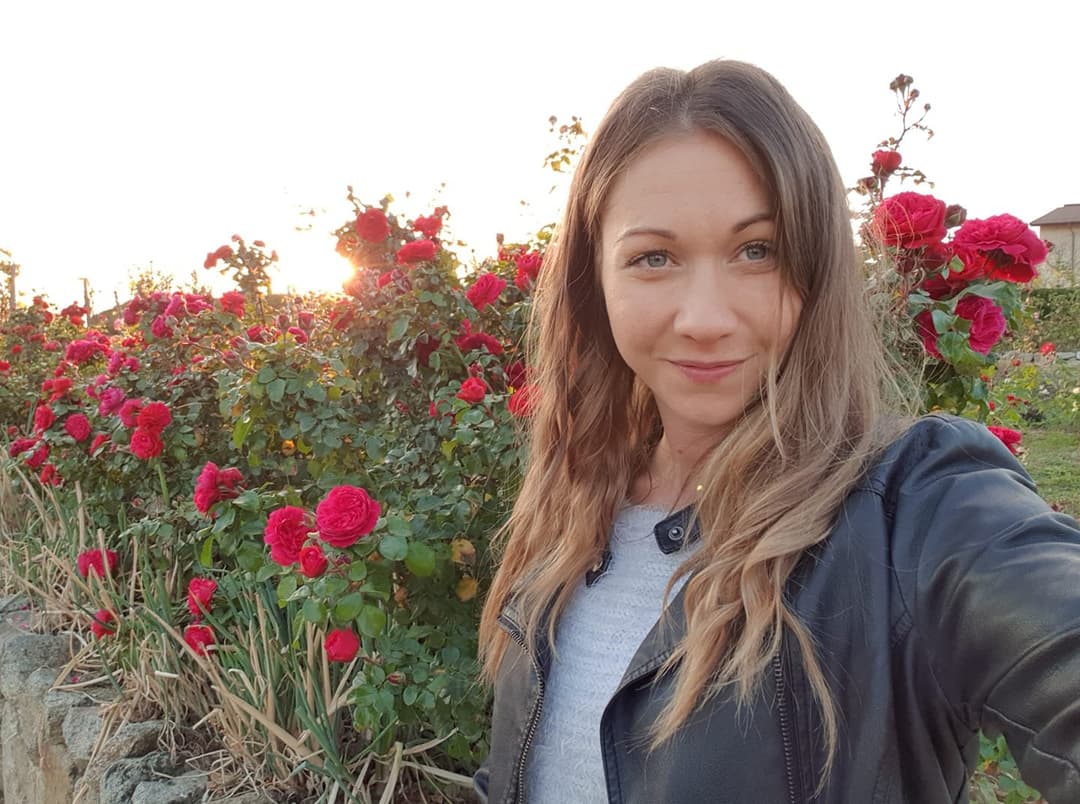 Hot Viktoria has a secret past