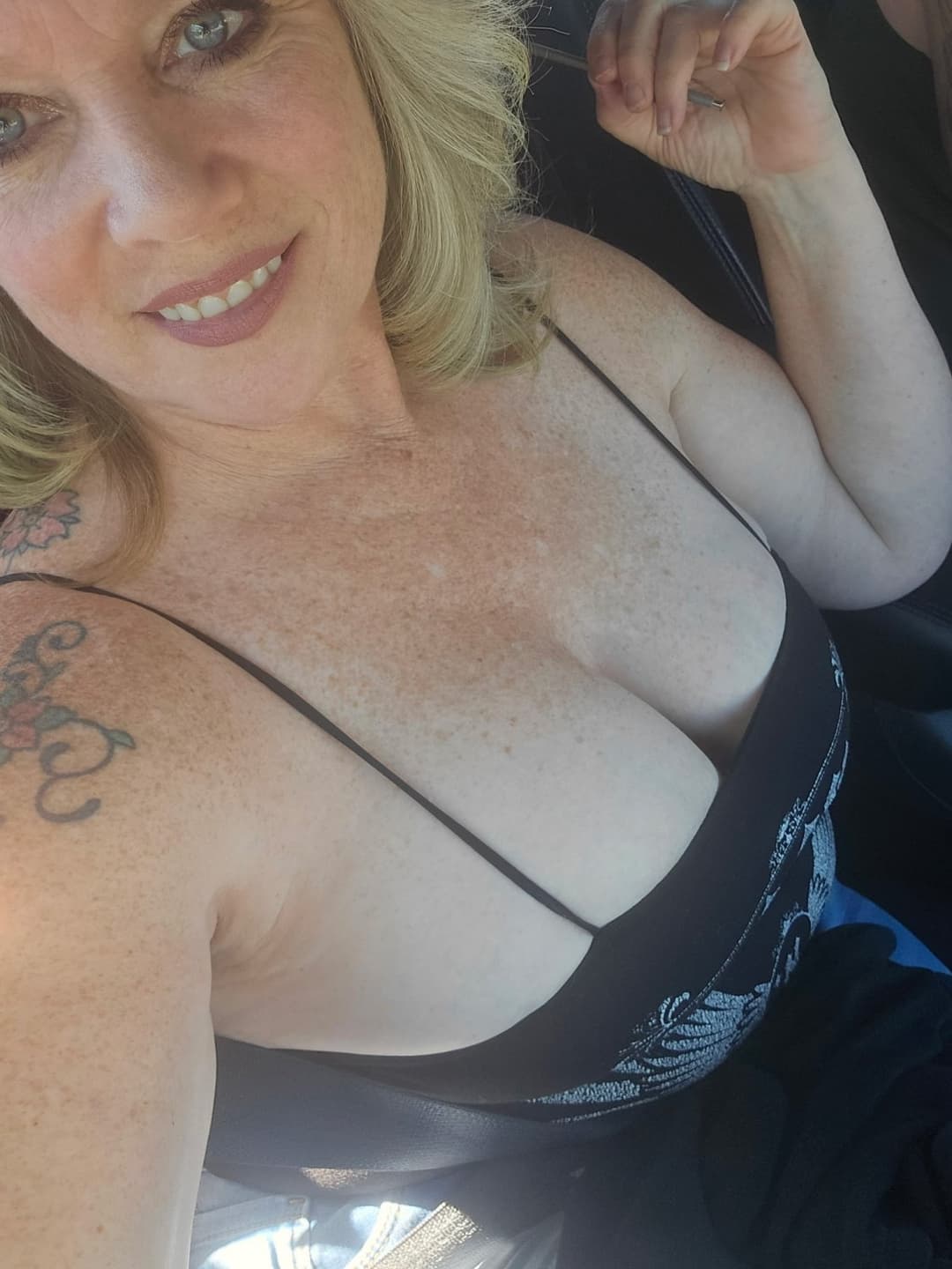 Blonde Slut Nude Selfie & Garage Fucking  my Boss queen Creek dentist Cums DEEP inside me