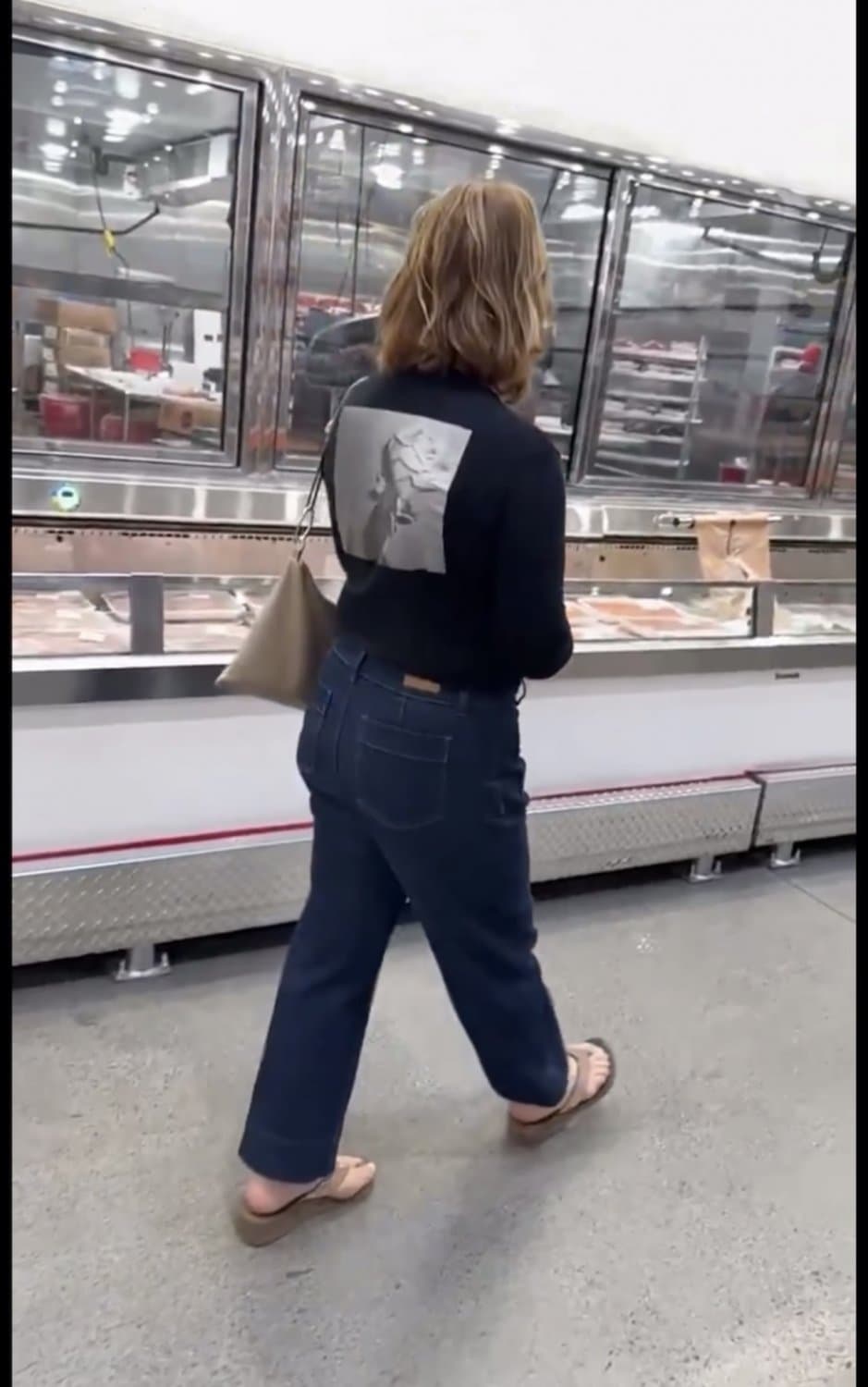 Moms friend in platforms creepshots
