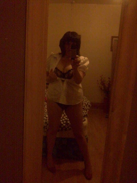 Curvy Claires hairy cunt -UK