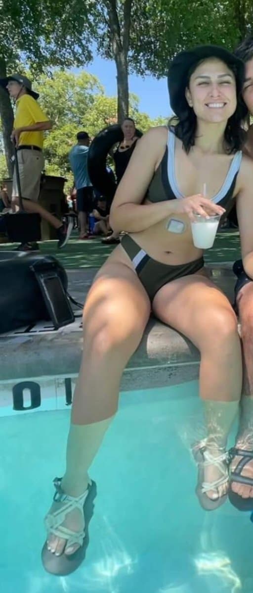 Beautiful babe loves sucking cock she can’t go a day without it