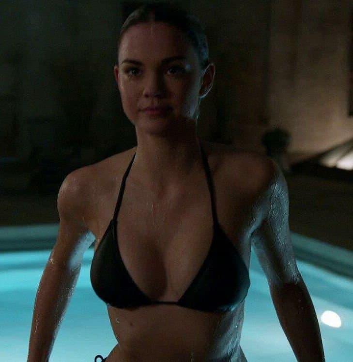 Click to view full size Maia Mitchell So Fucking Sexy with those Petite Suckable Tits & Hot Ass Great Edging material ??