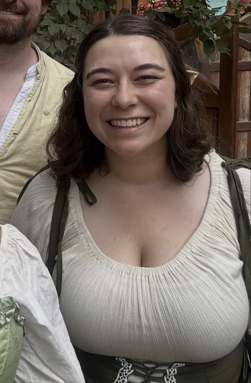 Sexy big tits irl sprayed at the ren faire