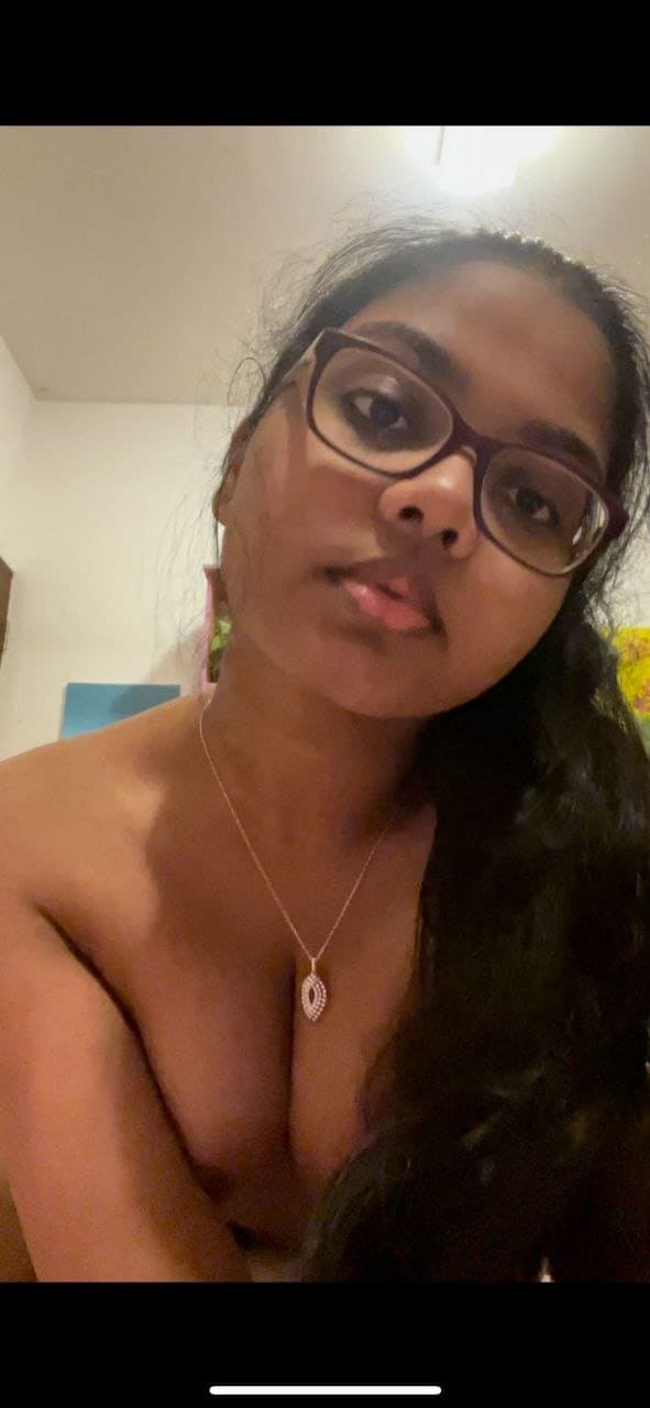 Sri lankan Young Girl Bullet Tits