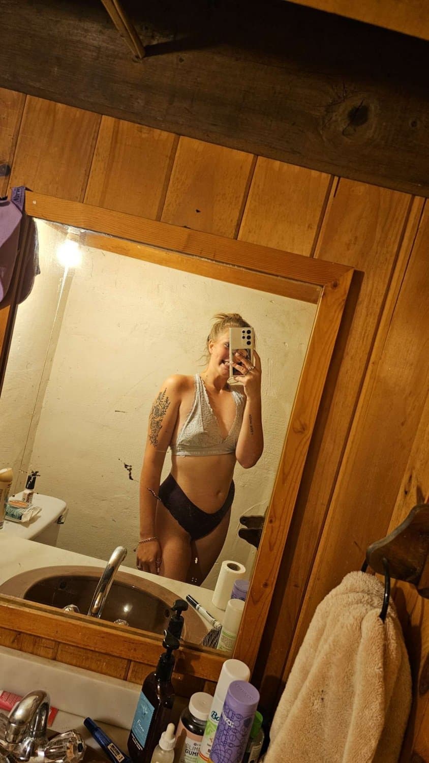 Click to view full size Hot And Slutty Petite Blonde Milf Military Wife pt3