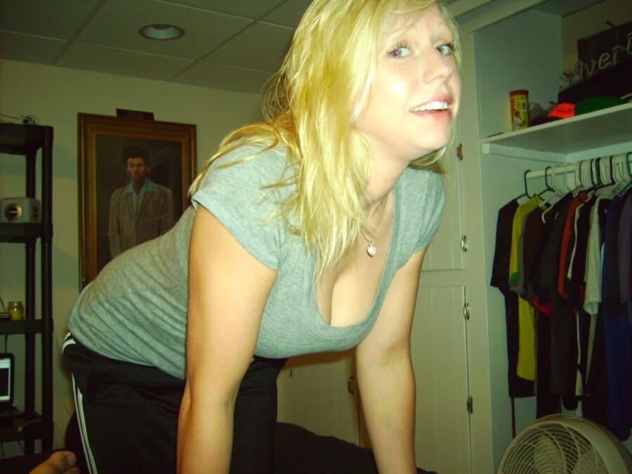 Click to view full size Webslut renowned Stacie R., forever wank fodder on the ?..??