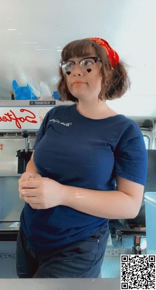 Kaylee - 23yo Big Tits (Non-nude)