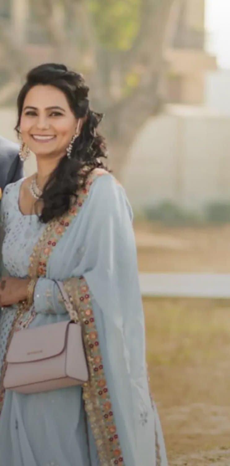 Click to view full size Sexy indian punjabi wife takes bbc