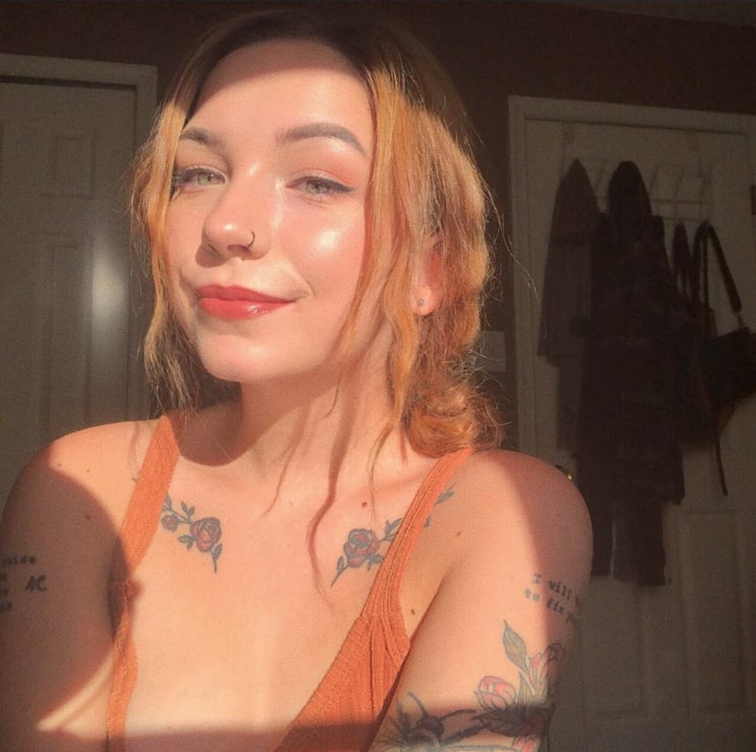 Vazou ruivinha gostosa mostrou tudo e caiu na net