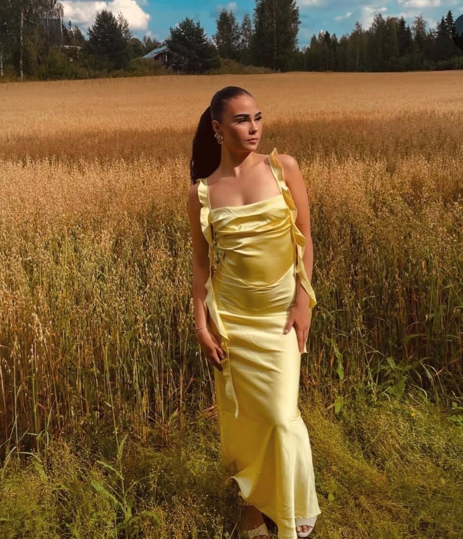 Click to view full size I found this one dude older sister go make him cry and scare on kik: honkka7