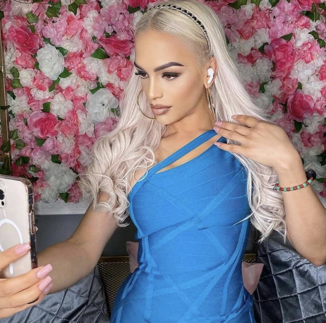 Nice girl puta marica fuck4monney