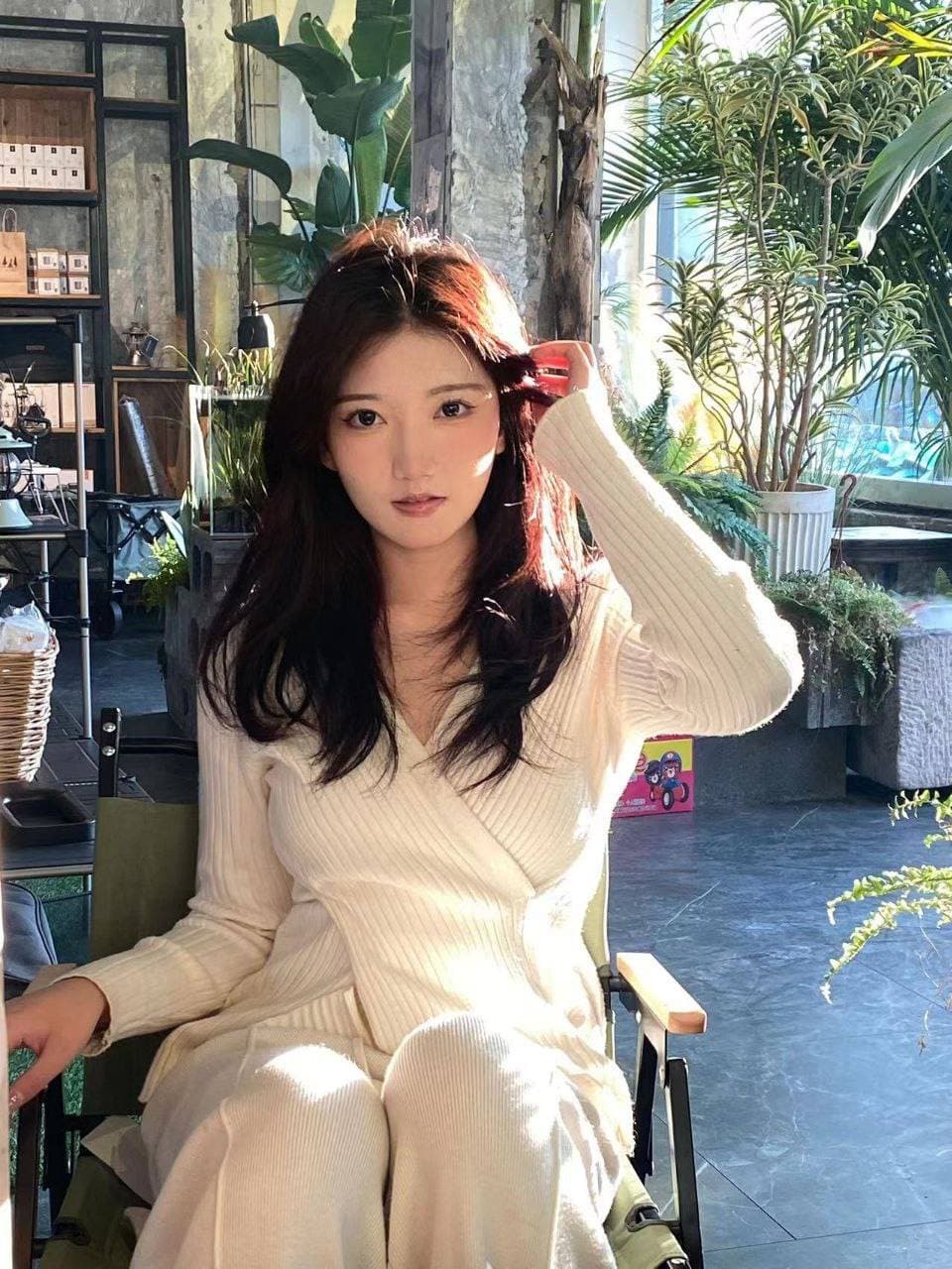 Click to view full size Beautiful Asian secretly does outcall