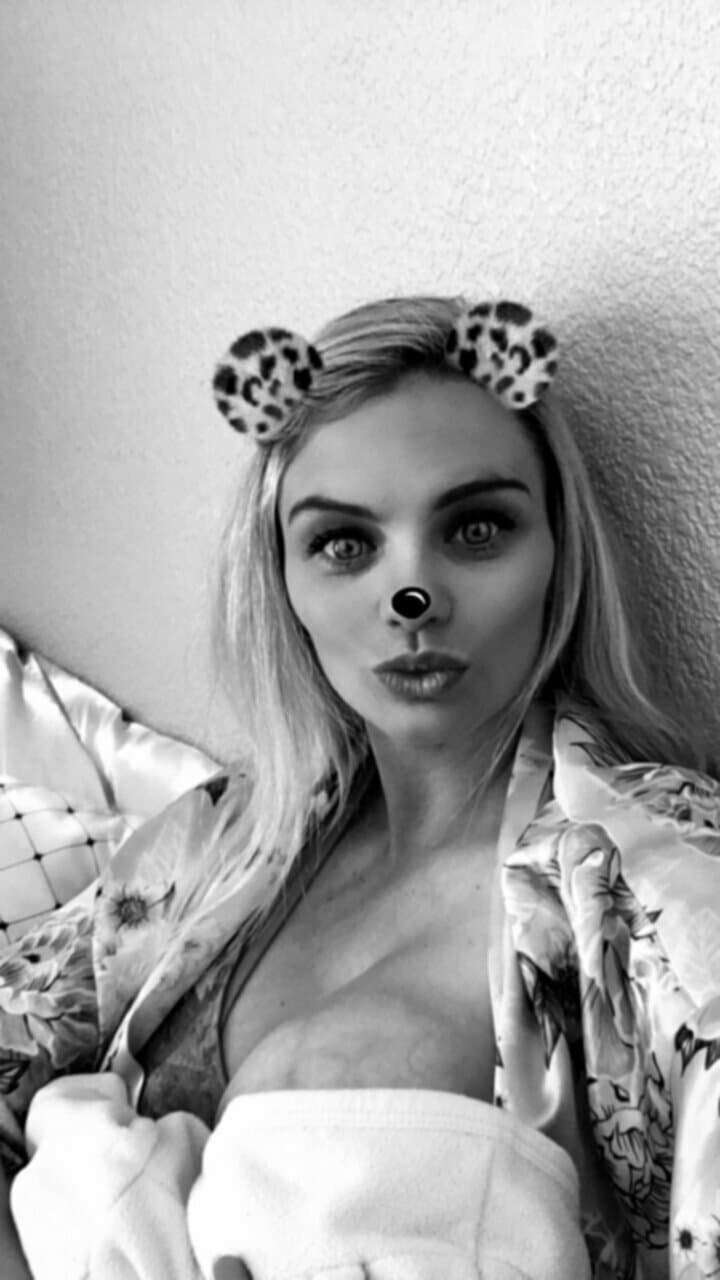 Bridget Sexy chatpic slut repost to your page Before she goes private get her on the hot page