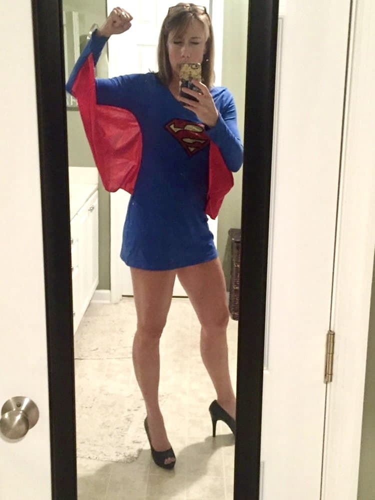 Slutty MILF Maria Opens Her Big Sloppy Cunt