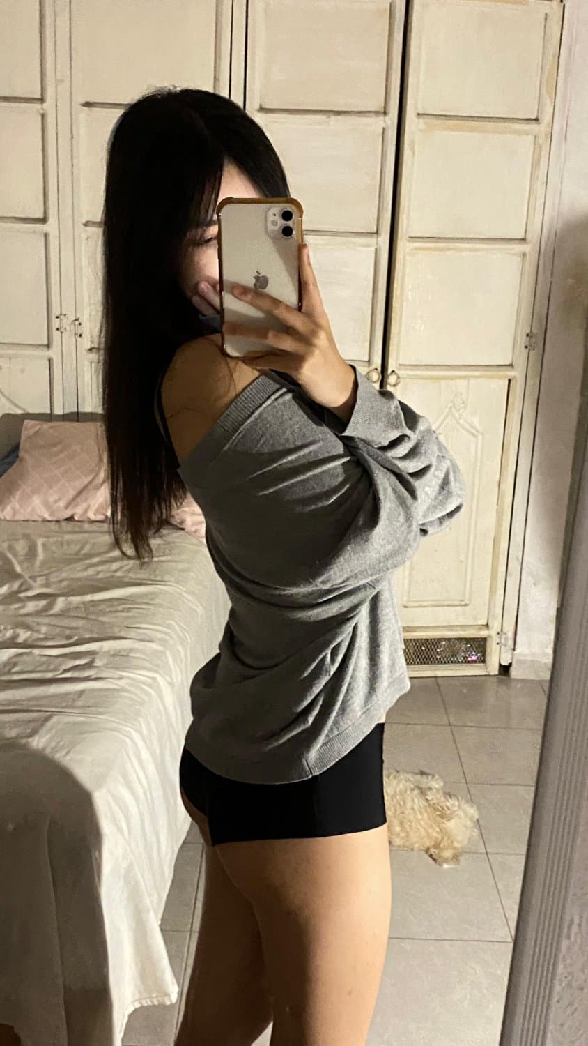 Click to view full size Ximena Ortiz morrita de 19 años de Cancún flaquita con culito pequeño y unas piernas hermosas