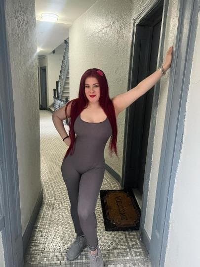 Busty thick big booty mature Latina milf mom left her phone unlocked . Madura culona tetona madre