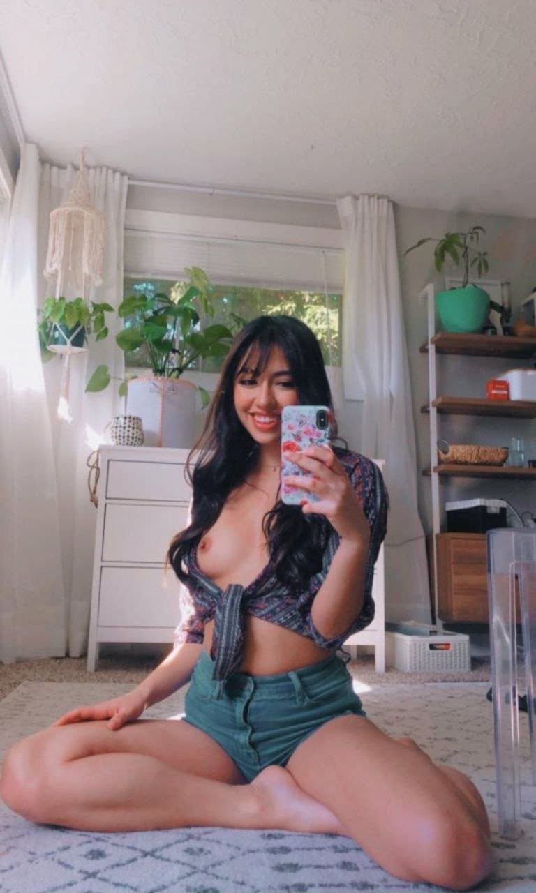 ASIAN AMATEUR LEAKS HONRY GIRLFRIEND LOVES ROLEPLAYING BABE127