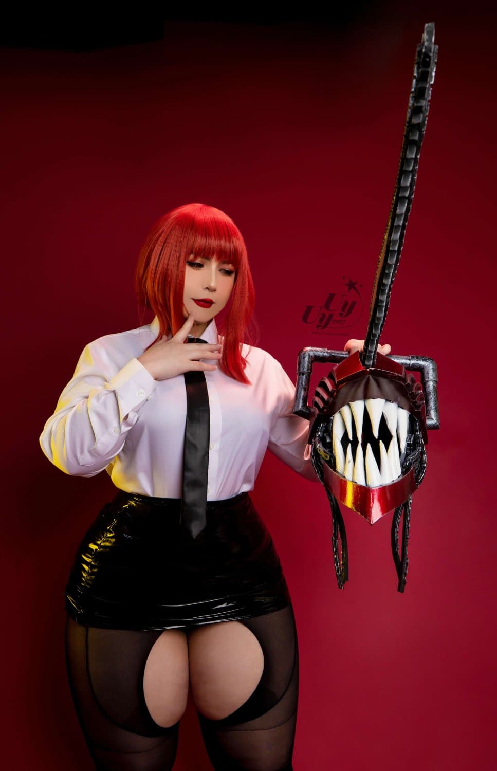 Thicc Ass Makima Cosplayer