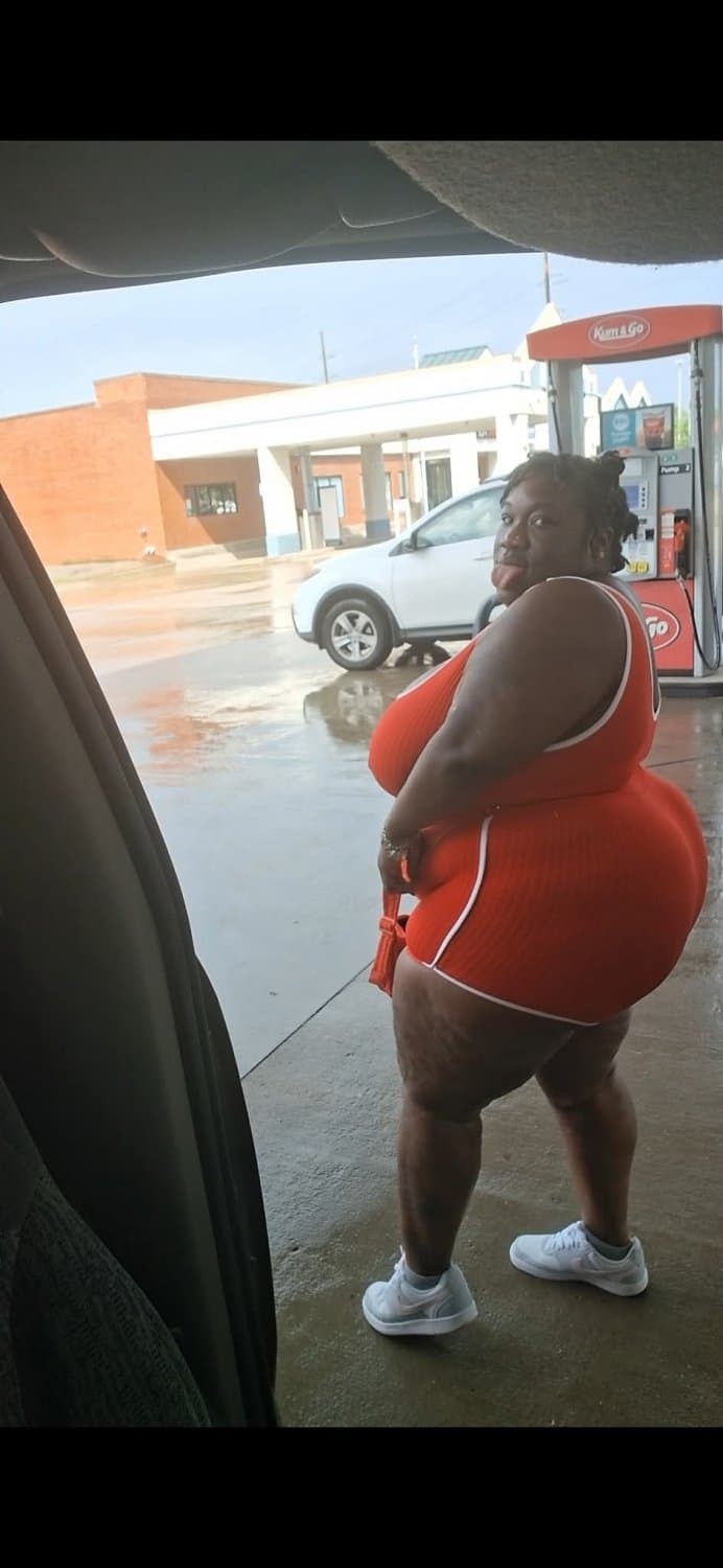 HUGE THICK MEGA EBONY BBW BUG OLE JUICY ASS BOOTY