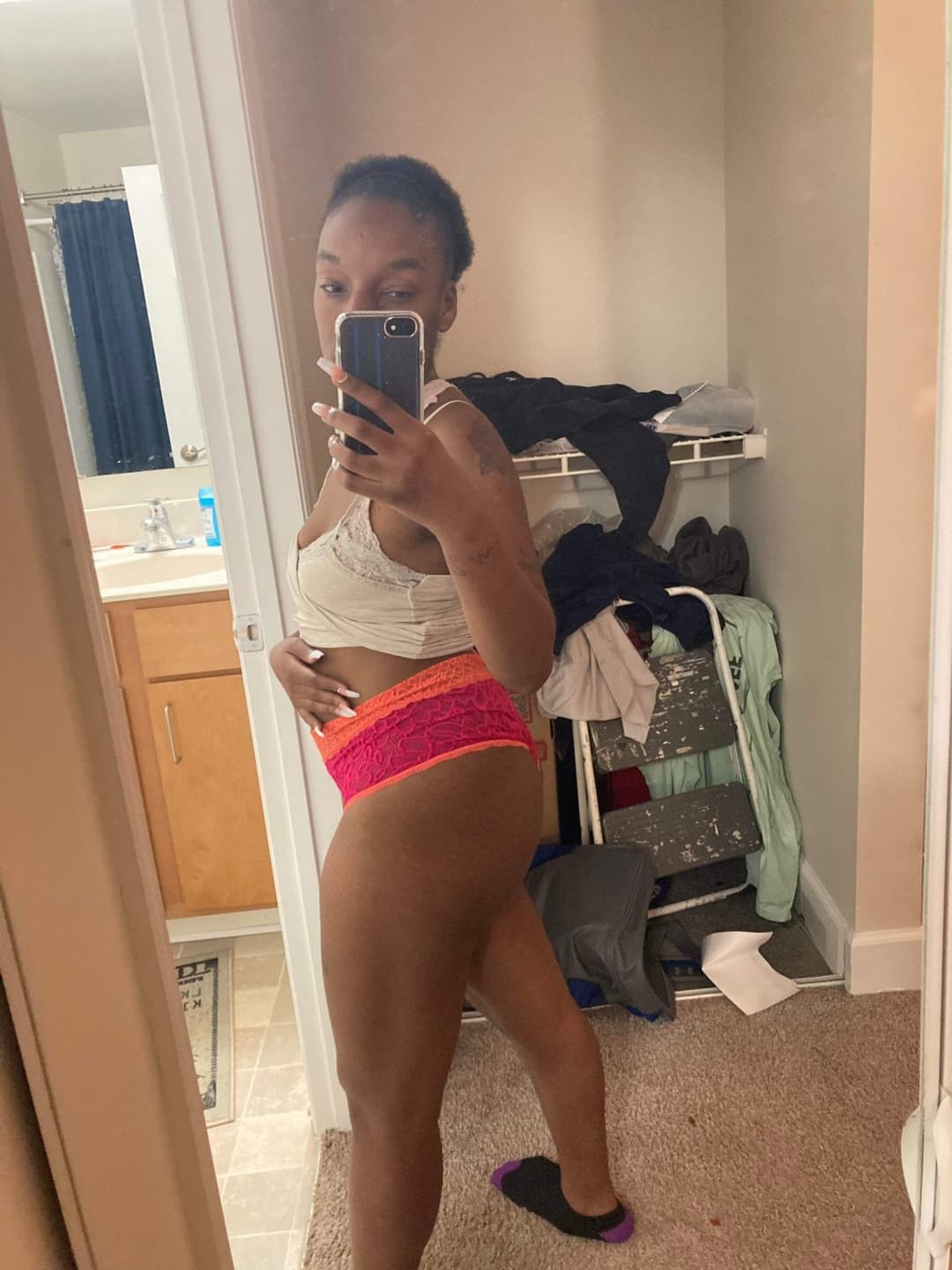 This Ugly Bitch I Met Off Of X Came Straight Too My Inbox Instantly But Um Getting Em Nudes ??