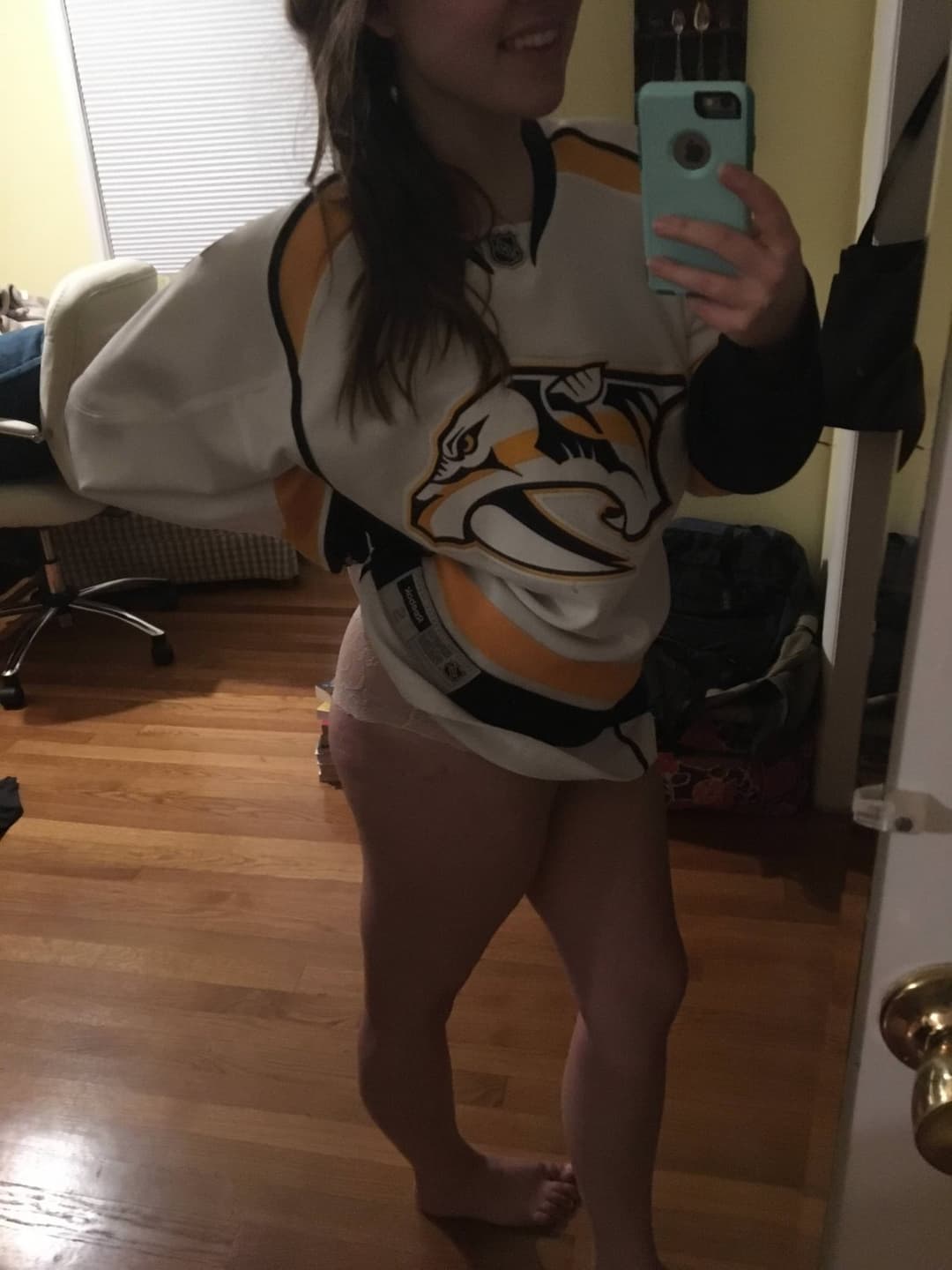 Mature Showing Her Big Hanging Tits - PART 3.      (z)