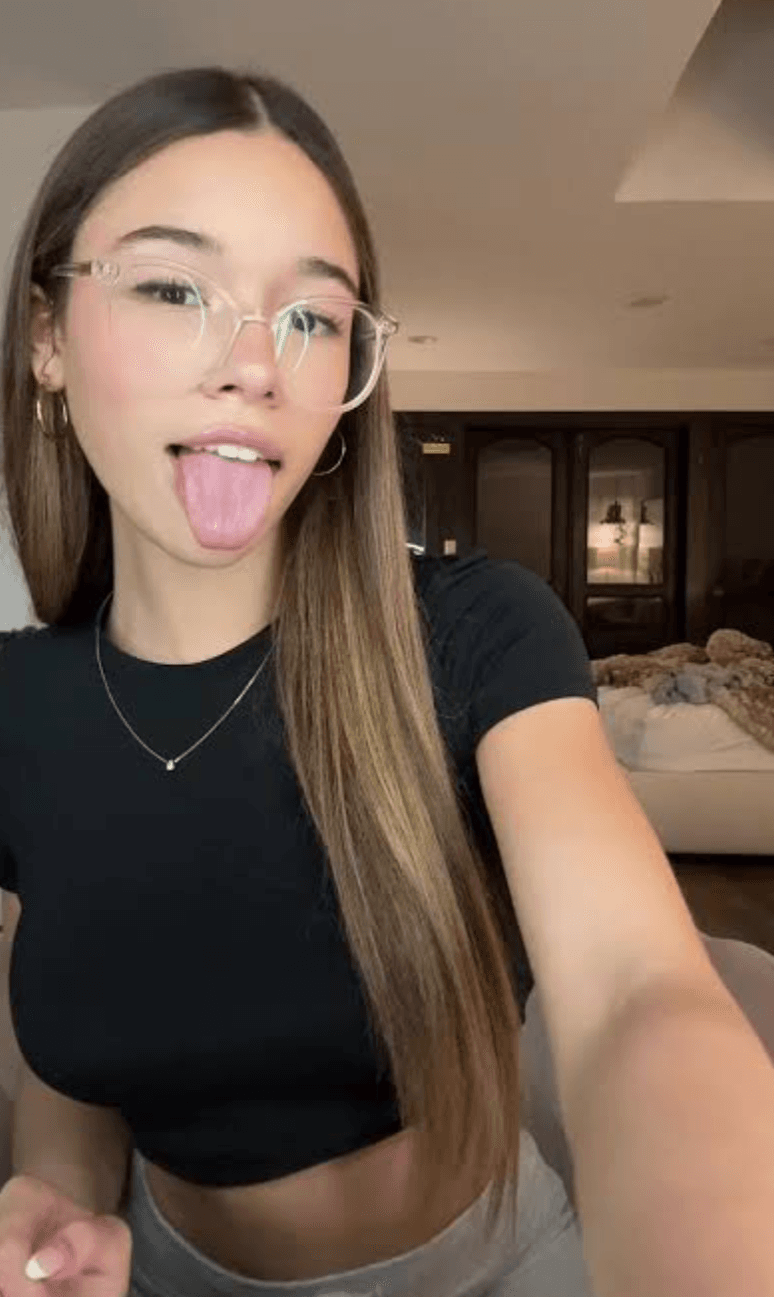 Mommy Cum-Slut, Chloe Parker BEST pic collection. + 1 really rare video!! (No sound).