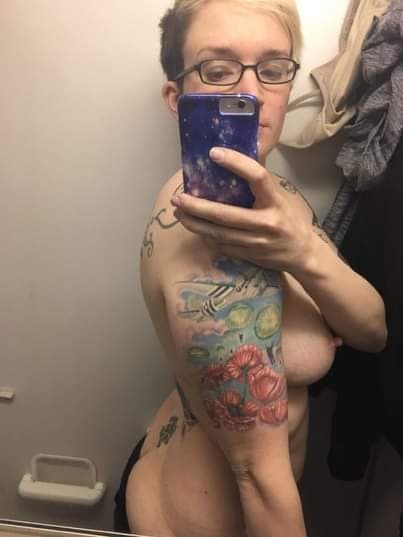 Even dykes need that expo ?