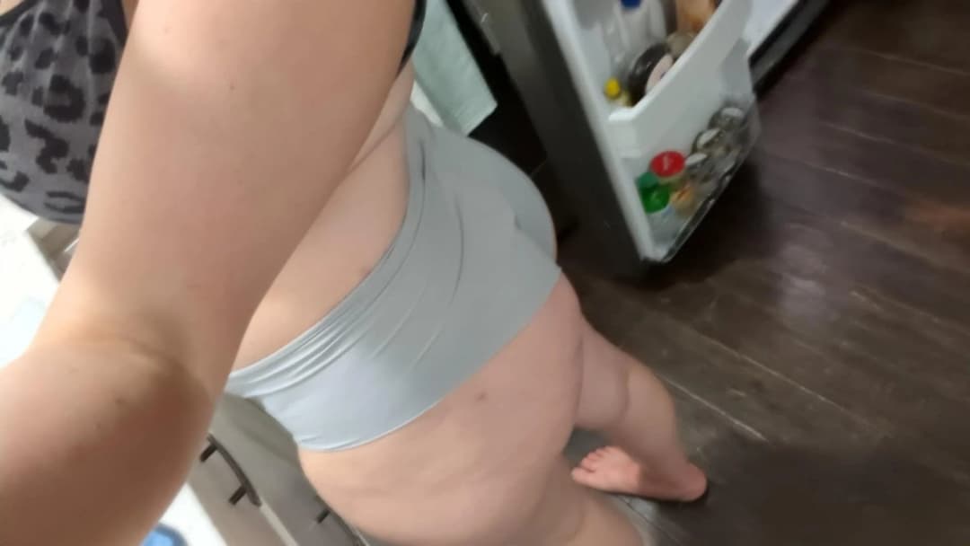 Bf shares her wife on online chat platform