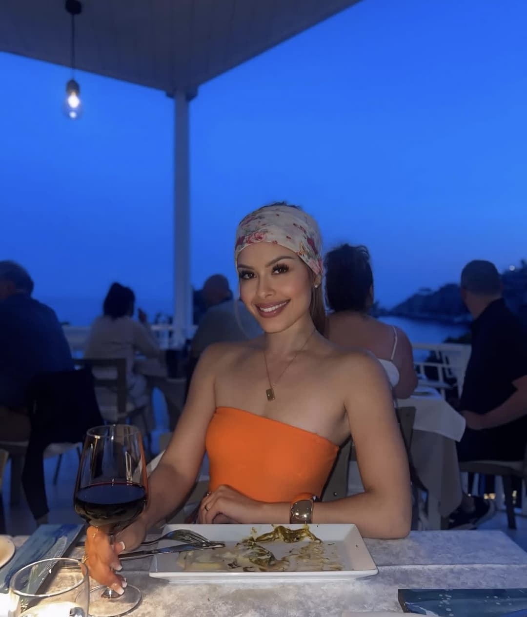 Kimmie Q97 from Fresno 559 ?goonfuel feet, soles, legs, nips, tribs. I love jerking to her ?